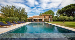 Sumptuous Villa facing the Bay of Canebiers